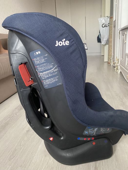 Продам аатокресло от Joie