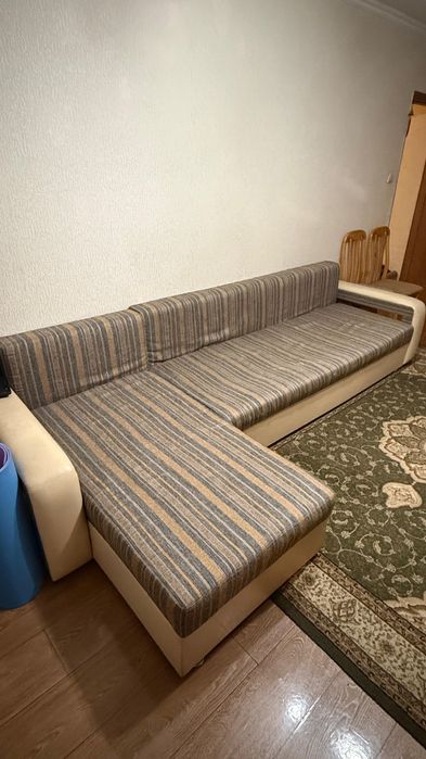 Диван угловой большой