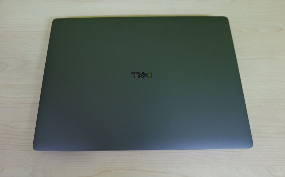 Dell  pro MAX 16 MC16250 Ultra 7 265H RTX BLACKWELL 500 6 GB GDDR7