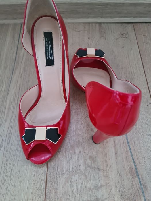 Pantofi piele lacuita