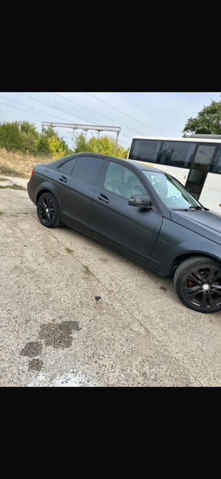 Vând  MERCEDES C class KM REALI !!