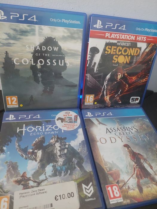 URGENT! Vănd PS4 Slim 500GB+4 jocuri