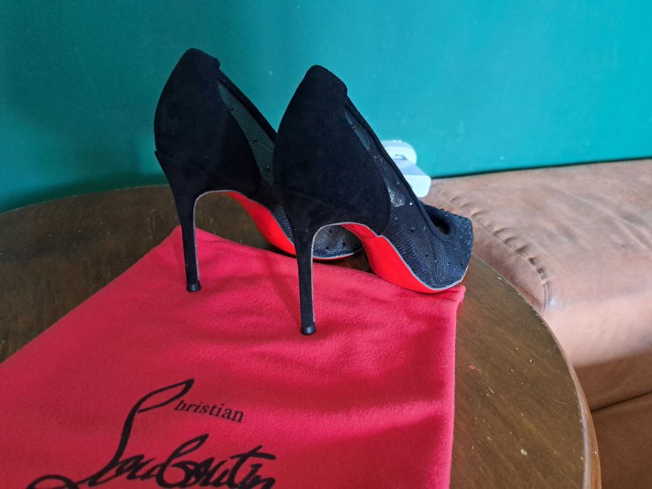 дамски обувки на токче Christian Louboutin номер35,Нови!