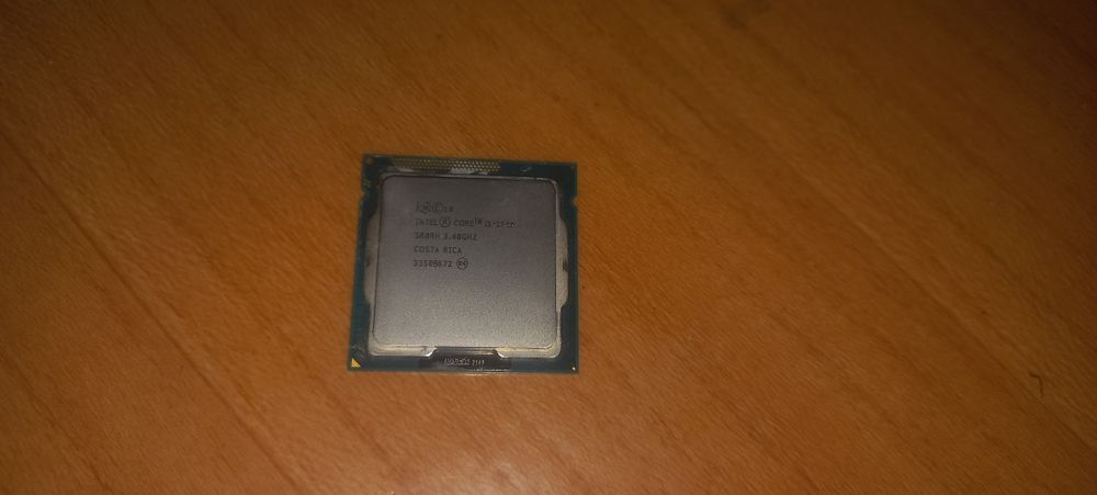 Продам 2 процессора i2 и i3
