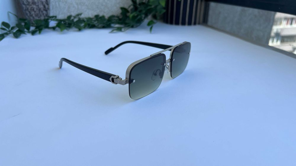 Ochelari de soare Retro Dreptunghiulari - Rama aurie Lentile Negre