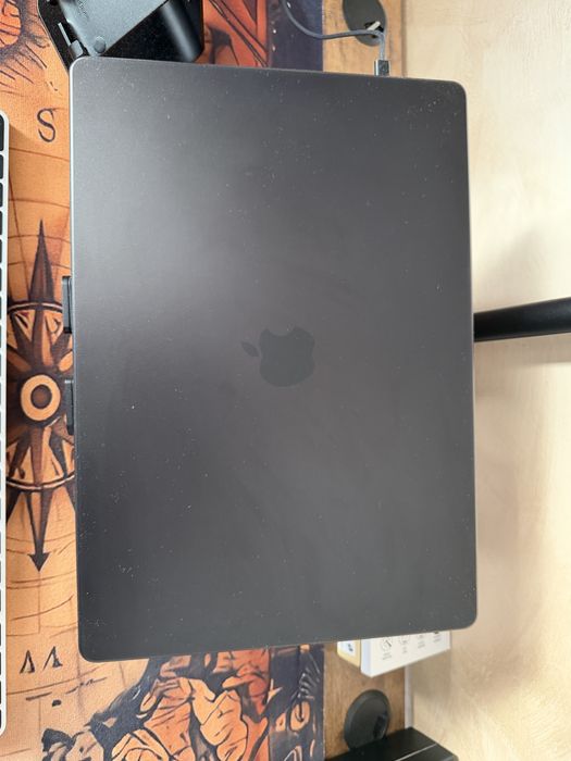 Apple macbook pro 16”