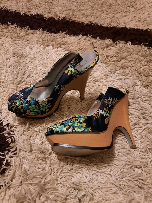 Брендовая обувь на 38р.