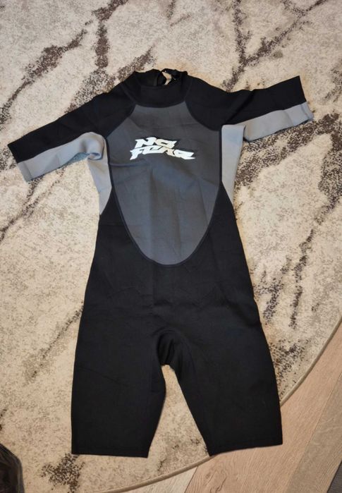 Costum scufundări, înot de neopren