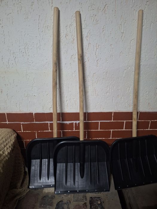 Продам лопаты 2000  по 2500