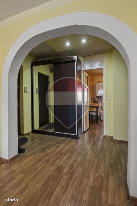 Apartament cu 4 camere de vânzare în zona Sebastian