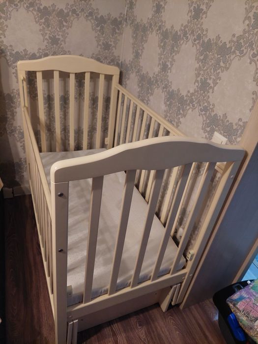 Манеж детский качающийся (маятник)