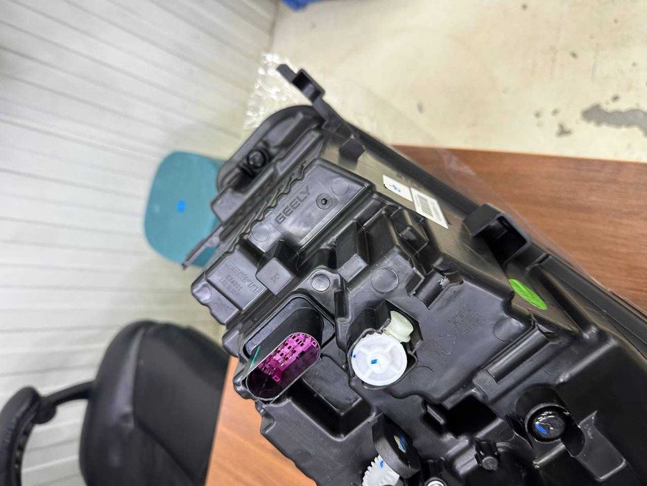 Фара Передняя новый