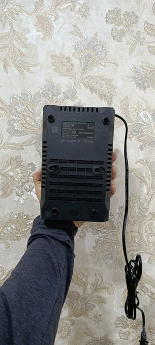 Orginal 220 V Bosch zaryadchik Yengi
