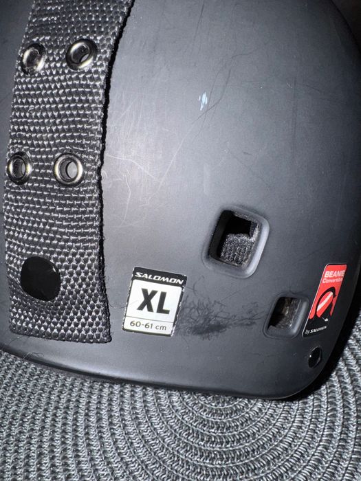 Каска Sаlomon с вградена аудио система слушалки