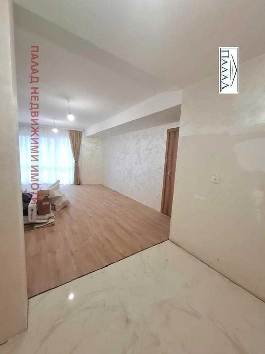 Продава се Тристаен апартамент в Варна, Център - 101 кв.м за 2080 €/кв.м - Снимка #3
