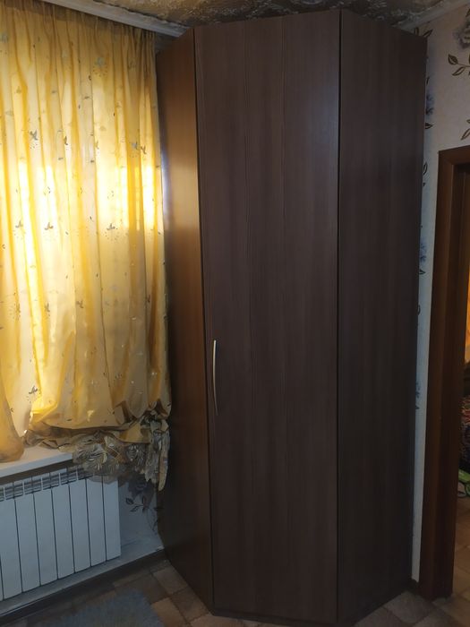 Угловой шкаф большой