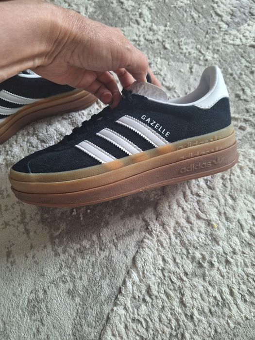 Продаю кроссовки