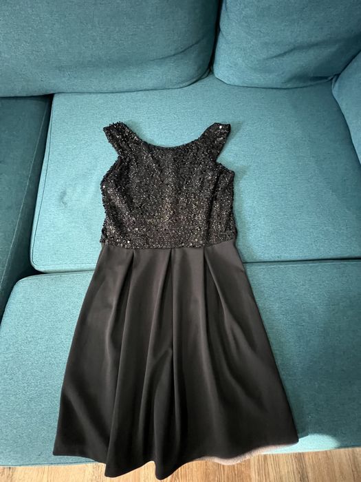 Vand rochie neagra cu paiete