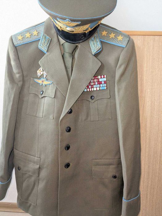 Униформи от Генерали от БНА