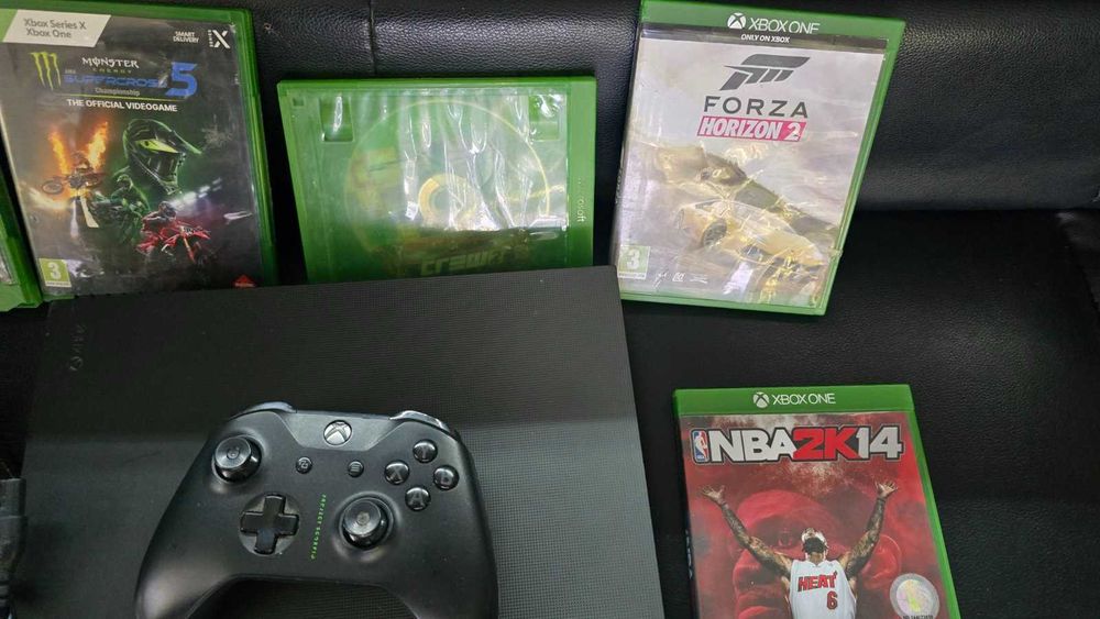 Xbox one X + игри