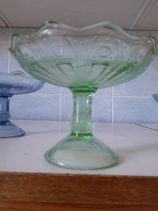 Продаю вазочки  стекло