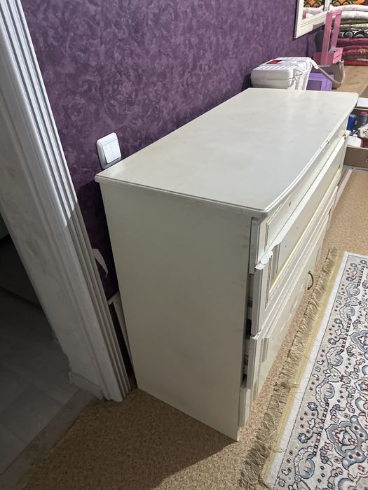 Тумбочка даром !