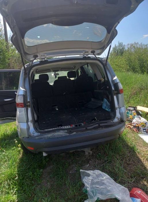 Vând Ford pentru Piese