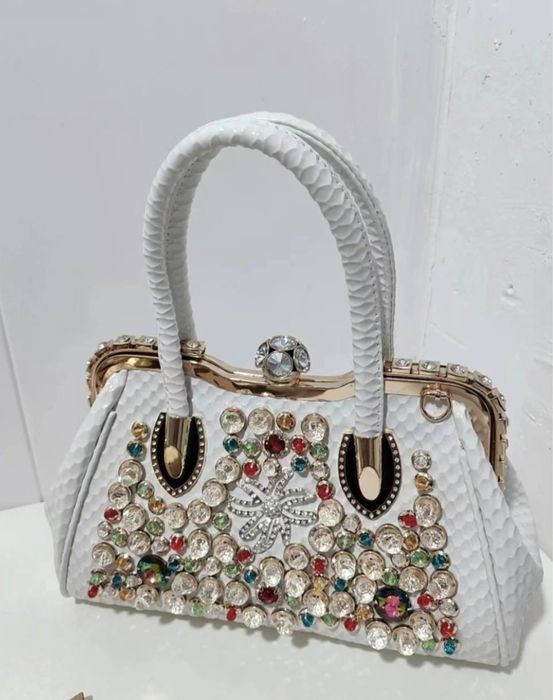 Женская белая сумка