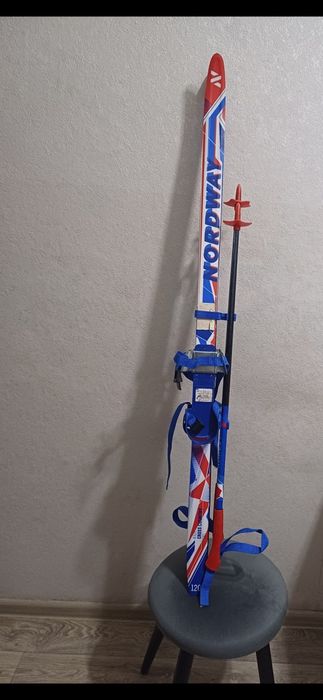 Продам детские лыжи