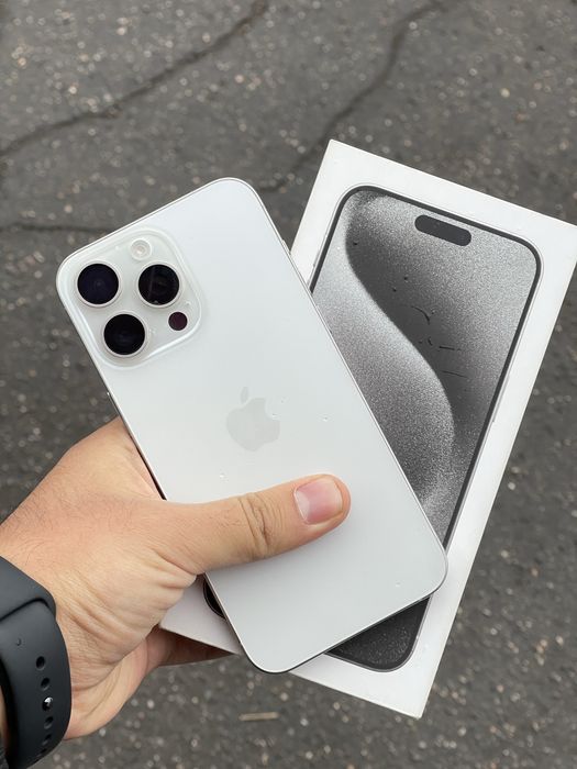 iPhone 15 pro max white