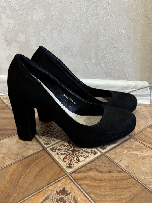 Продам женскую обувь