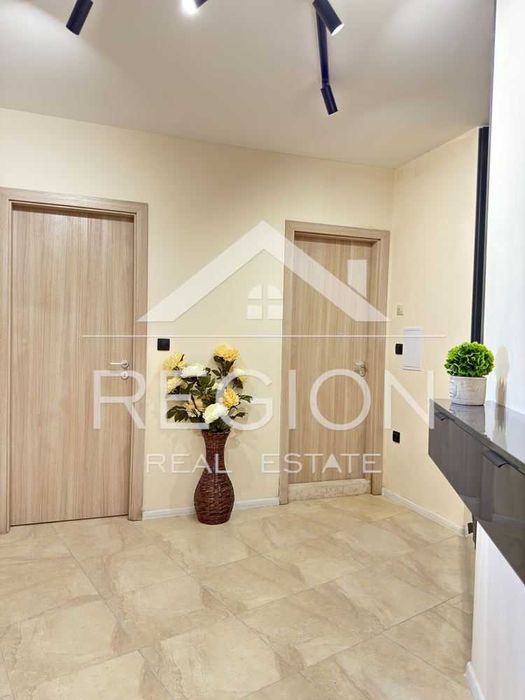 Дава се под наем Двустаен апартамент в Варна, Бриз - 120 кв.м за 700 € - Снимка #13