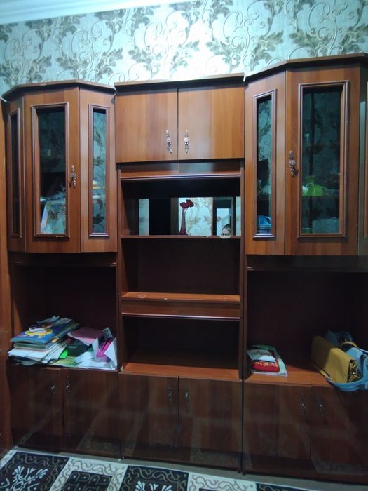 Стэнка.5 к,исмдан иборат.2 та к,исми кийм  учун 3та к,исми чинни ва бо