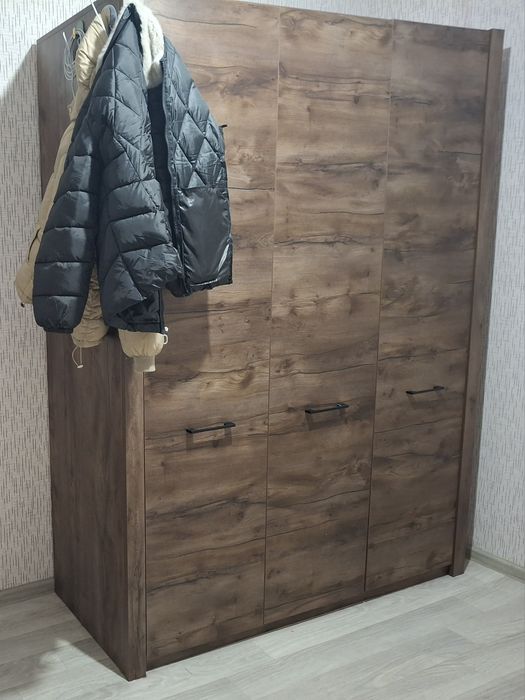Сатылады Шкаф  срочна !!!