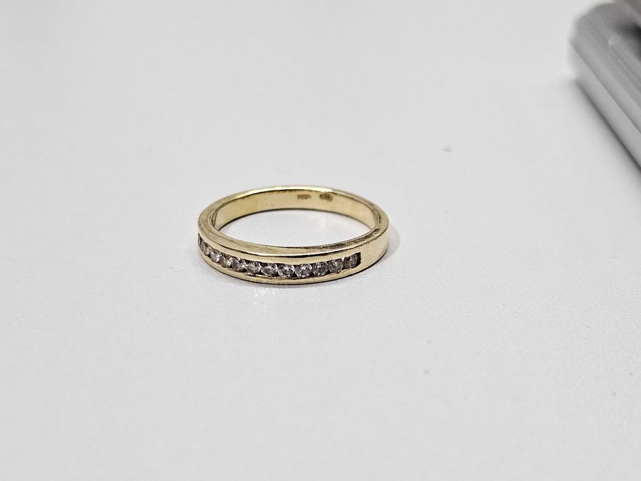 ПРОДАМ Кольцо. Золото 585 Пробы / 3.58 Грамма / Размер 18