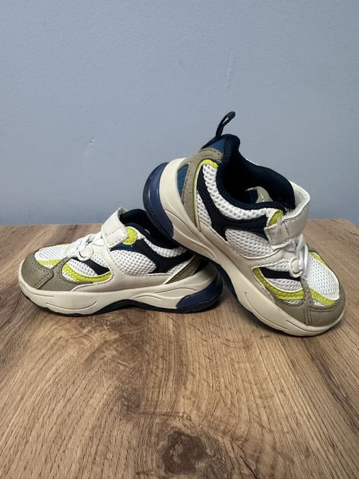 Продам Кроссовки ZARA