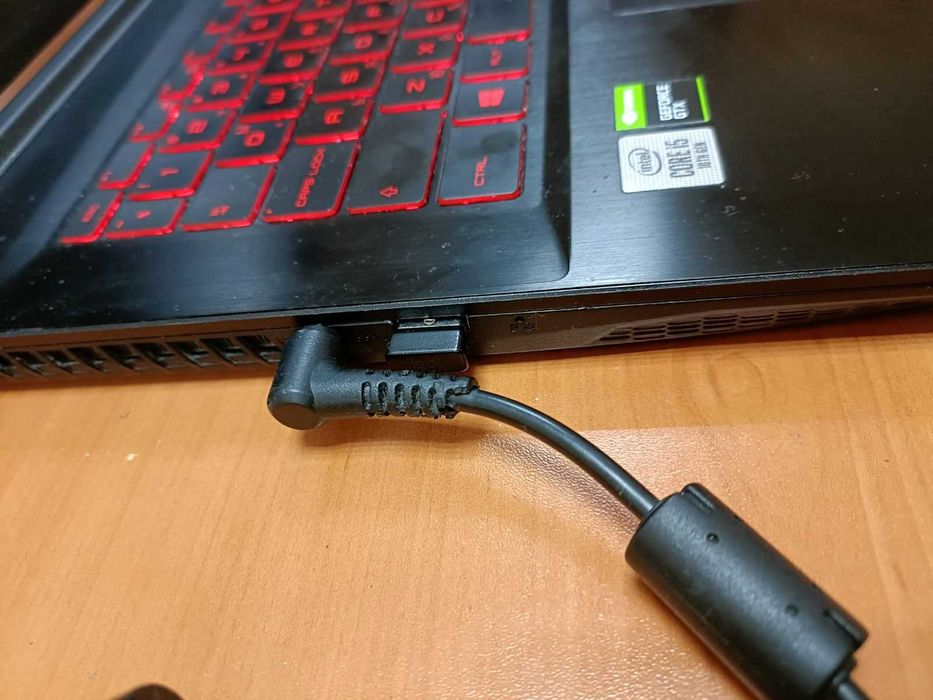 MSI геймърски лаптоп