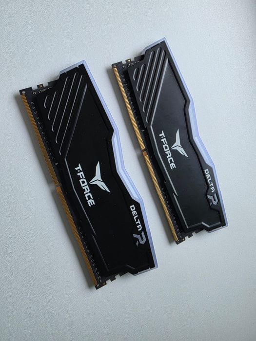продам  DDR4 32GB (2x16) T-Force Delta RGB 3200MHz