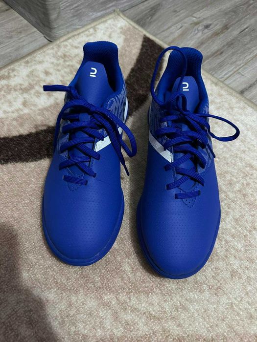 Детски обувки за футбол с връзки