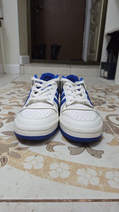 Кроссовки Адидас