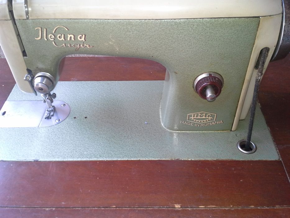 Vând mașini de cusut: 2 Singer ,  Ileana și Minerva