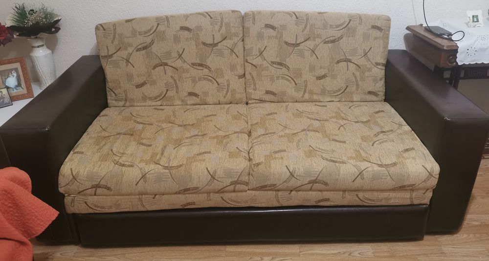 Разтегателен диван