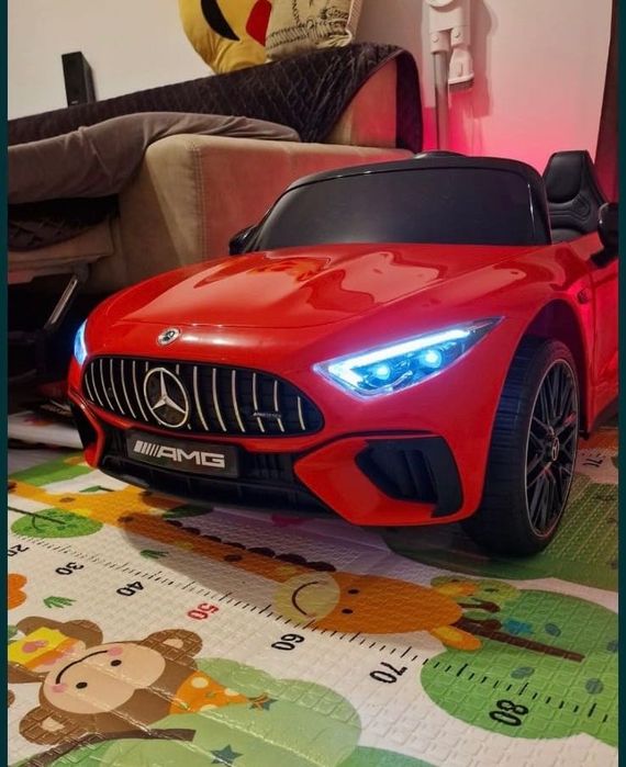 Mașinuță electrică Mercedes AMG cu telecomandă, Bluetooth și muzică