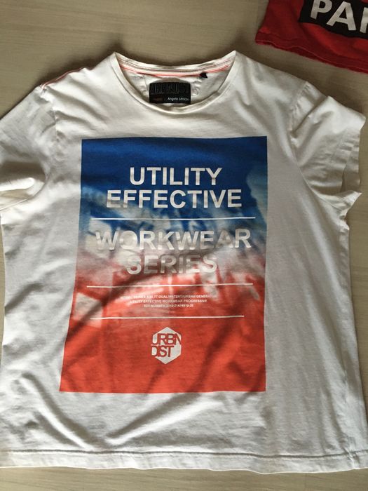 Vand set tricouri( M/L) de barbari.