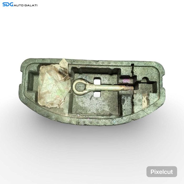 Trusa Set Spuma Organizator cu Carlig Cui Infiletant Tractare Remorcare Roata de Rezerva Opel Astra J 2009 - 2015 Cod 329755060 [A0243]