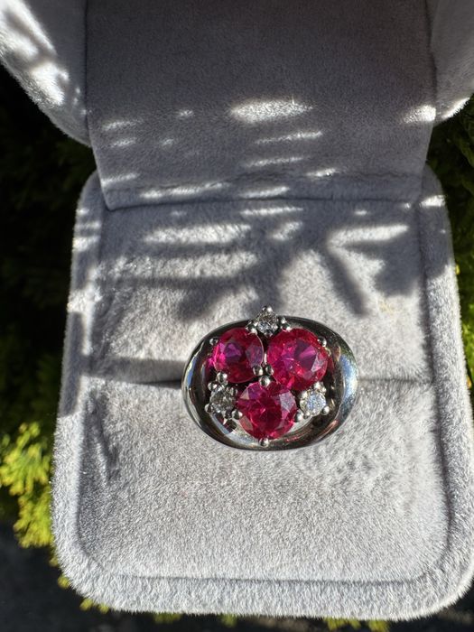 Inel din aur, rubine si diamante