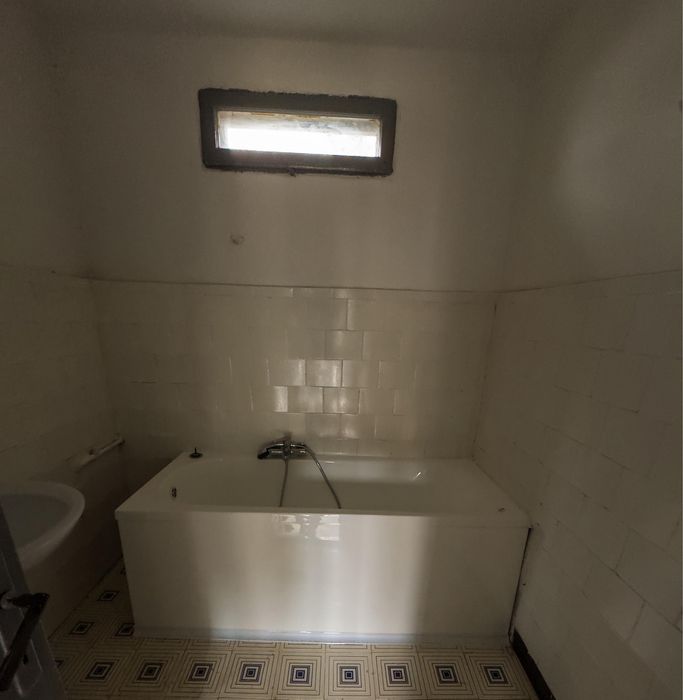 Casa centrala, 4 camere + anexe