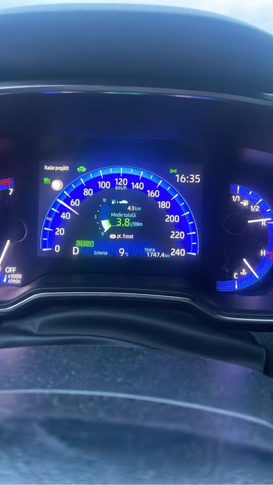 Inchiriez masina pentru Bolt / Uber - Toyota Corolla Hybrid 2022