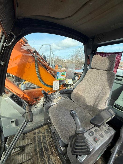 Excavator Doosan DX180LC