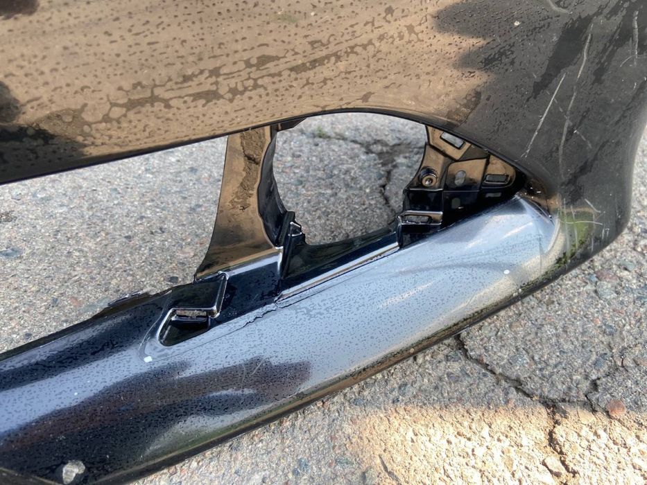 Продам бампер от камри 50